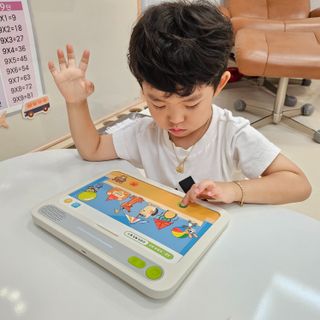크레타탭 차세대 사고력 유아수학 학습기 페이퍼 태블릿 — 5점을 준 리뷰어가 2023년 9월 올린 사용 사진