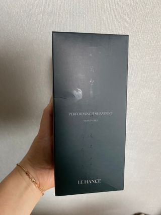 르핸스 퍼포밍 5 샴푸 비반트 포렛/베티버 포그 — 5점을 준 리뷰어가 2023년 2월 올린 사용 사진
