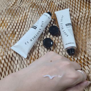 멈칫(MUMCHIT) 넥퍼퓸 NECKPERFUME 2가지 향 — 5점을 준 리뷰어가 2021년 11월 올린 사용 사진