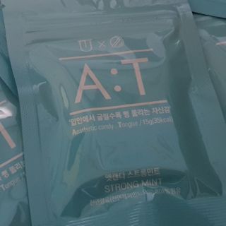 입 냄새 완화에 도움을 주는 에티켓 캔디 앳캔디 스트롱민트 — 5점을 준 리뷰어가 2021년 2월 올린 사용 사진