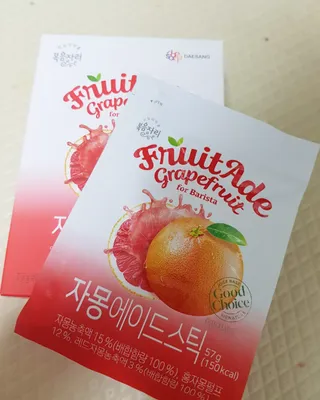 [복음자리] 바리스타 패키지 2종 랜덤발송 (딸기스무디 스틱+샤인머스캣에이드 or 망고스무디+자몽에이드) — 4점을 준 리뷰어가 2022년 8월 올린 사용 사진