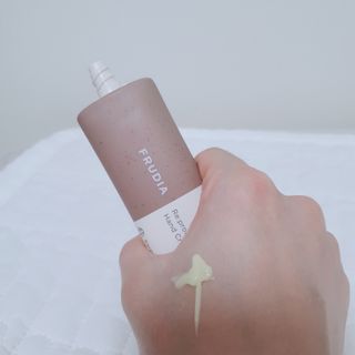 [후르디아] 끈적임 없는 착한성분 비건  핸드크림 3종 — 5점을 준 리뷰어가 2021년 10월 올린 사용 사진