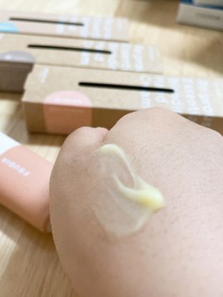 [후르디아] 끈적임 없는 착한성분 비건  핸드크림 3종 — 5점을 준 리뷰어가 2021년 11월 올린 사용 사진
