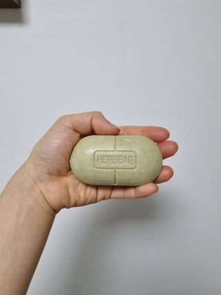 제이제이바이오 허브마사지바 올인원 알약비누 — 4점을 준 리뷰어가 2022년 2월 올린 사용 사진
