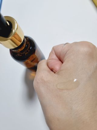 스킨큐어 산다화 비타민c 화이트닝 에센스 30ml — 5점을 준 리뷰어가 2023년 10월 올린 사용 사진
