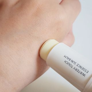 아이레시피 워터리터치 에센스 선 밤 [SPF50+/PA++++] — 5점을 준 리뷰어가 2023년 5월 올린 사용 사진