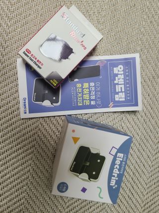 [일렉드림] 세상에서 가장 스마트한 충전거치대 — 2점을 준 리뷰어가 2022년 7월 올린 사용 사진