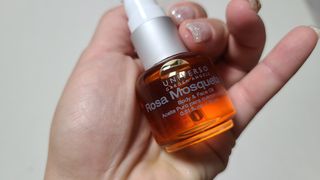 유니베르소 로즈힙 오일 15ml — 5점을 준 리뷰어가 2021년 7월 올린 사용 사진