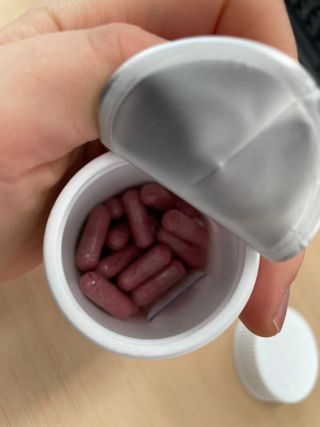 라엘 밸런스 3종 (질 건강 리스펙타 프로바이오틱스, 월경케어 보라지유, 요로건강 크랜베리) 랜덤 증정 1개 — 5점을 준 리뷰어가 2022년 12월 올린 사용 사진