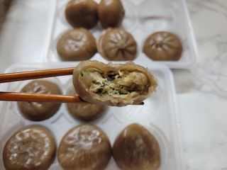 로드몰 [굽네] 컬리플라워 닭가슴살 만두 2종 6팩 — 5점을 준 리뷰어가 2021년 9월 올린 사용 사진