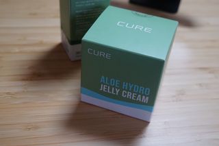 김정문알로에 큐어 큐어 알로에 리프레쉬 젤리 세럼, 큐어 알로에 하이드로 젤리 크림 — 5점을 준 리뷰어가 2021년 2월 올린 사용 사진