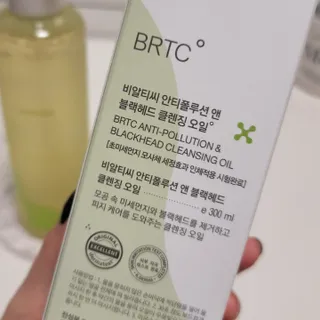 비알티씨 BRTC 안티폴루션 앤 블랙헤드 클렌징오일 300ml — 4.5점을 준 리뷰어가 2022년 12월 올린 사용 사진