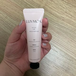 러브모아 향수 고체향수 승무원 고체향수 바르는 향수 니치향수 도손 우드세이지 앤 씨솔트 — 4.5점을 준 리뷰어가 2022년 10월 올린 사용 사진