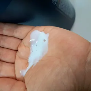 [포레스트스토리] 탈모증상완화 샴푸 1,000ml — 5점을 준 리뷰어가 2022년 6월 올린 사용 사진