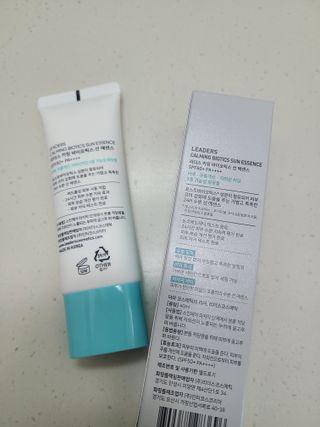 리더스코스메틱 리더스 카밍 바이오틱스 선 에센스 SPF 50+ PA++++ — 5점을 준 리뷰어가 2022년 7월 올린 사용 사진