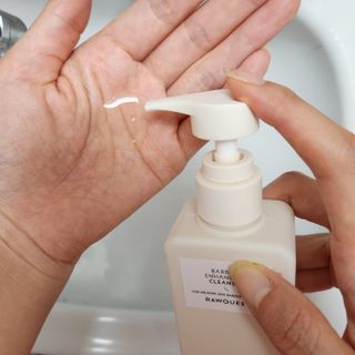 로우퀘스트 베리어 인핸싱 클렌저 190ml — 5점을 준 리뷰어가 2023년 11월 올린 사용 사진