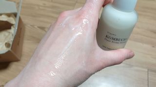 허블룸 콤부차 플랜트바이옴 비건 세럼 & 베지비타민앰플 — 5점을 준 리뷰어가 2021년 3월 올린 사용 사진