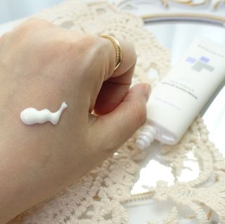 바노바기 코스메틱 바노바기 밀크씨슬 리페어 시카 선스크린 플러스 50ml — 5점을 준 리뷰어가 2023년 1월 올린 사용 사진