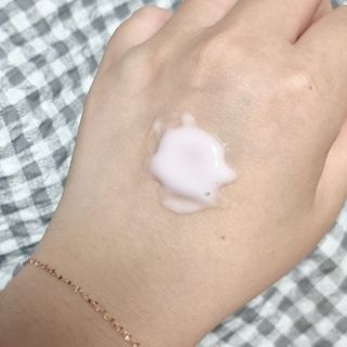 난나 살몬 스파이더 검버섯 미백 톤업 화이트닝 연어 앰플 크림 300ml 대용량 — 4점을 준 리뷰어가 2022년 8월 올린 사용 사진
