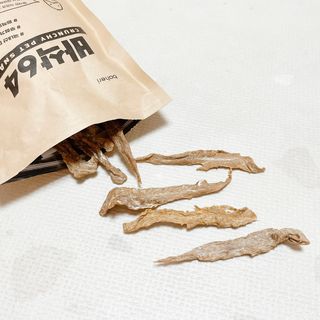 [보헤리] 국내산 강아지 육포간식 바삭 64 2종 — 5점을 준 리뷰어가 2022년 4월 올린 사용 사진