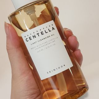 스킨1004 [SKIN1004] 마다가스카르 센텔라 라이트 클렌징 오일 200ml — 5점을 준 리뷰어가 2024년 8월 올린 사용 사진