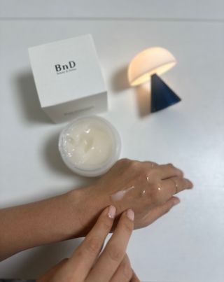 비엔디 2NOW[한글]BnD 바디 주름개선 엉덩이크림 — 4점을 준 리뷰어가 2025년 3월 올린 사용 사진