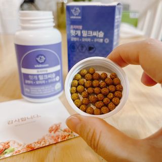 웨일섬 프리미엄 헛개 밀크씨슬 굼벵이 • 오미자 • 구지뽕 환 — 5점을 준 리뷰어가 2023년 6월 올린 사용 사진