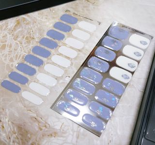 데싱디바 글레이즈 젤네일 포일 이펙트 네일_4종 중 택 1 — 5점을 준 리뷰어가 2021년 9월 올린 사용 사진