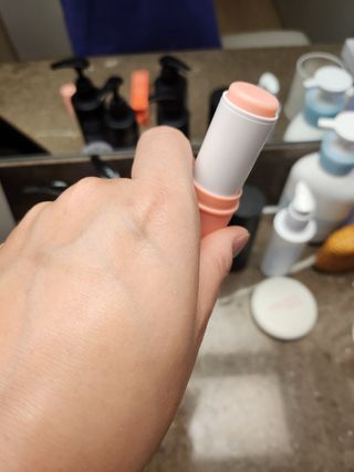 스킨큐어 산다화 카멜리아 안티 링클 멀티밤 — 5점을 준 리뷰어가 2023년 1월 올린 사용 사진