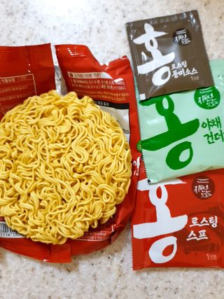 [풀무원] 자연은맛있다 정면, 백면, 홍면  세트 — 5점을 준 리뷰어가 2021년 4월 올린 사용 사진