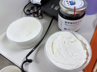 요그앤오트 그릭요거트 24 150g +  그릭요거트 48 150g + 블루베리 콤포트 — 5점을 준 리뷰어가 2022년 6월 올린 사용 사진
