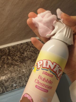 주식회사 권브라더스 [권브라더스] 목욕놀이 필수템, 핑키공주 유아버블클렌저 300ml 대용량 몽글몽글 구름 속 딸기향 — 5점을 준 리뷰어가 2022년 2월 올린 사용 사진