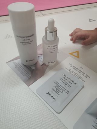주닥 미백+모공+보습+탄력을 한번에 해결. 올인원 앰플+크림 세트 — 4.5점을 준 리뷰어가 2022년 2월 올린 사용 사진