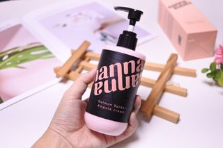 난나 살몬 스파이더 검버섯 미백 톤업 화이트닝 연어 앰플 크림 300ml 대용량 — 5점을 준 리뷰어가 2022년 8월 올린 사용 사진
