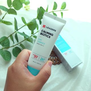 리더스코스메틱 리더스 카밍 바이오틱스 선 에센스 SPF 50+ PA++++ — 5점을 준 리뷰어가 2022년 7월 올린 사용 사진