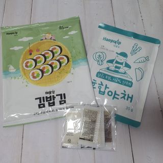 해풀잎 누구나 김밥*1ea [(혼합야채 35g *1ea,  김밥김 (5g, 5ea),  양념간장 (6g, 5ea), 참기름(5g, 2ea)] — 5점을 준 리뷰어가 2022년 10월 올린 사용 사진