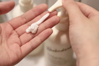 [위켄더스] 끈적임 없이 수분감을 채워주는 핸드& 바디로션 1종 랜덤발송 — 5점을 준 리뷰어가 2022년 5월 올린 사용 사진