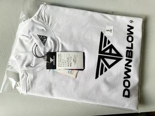 [네이버] 다운블로우 남자 기능성 골프웨어 여름 냉감 쿨링 이너 티셔츠 DB3000M (화이트) — 5점을 준 리뷰어가 2025년 3월 올린 사용 사진