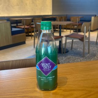 몽베스트 Montbest with Sparkling water Plain 20병 — 5점을 준 리뷰어가 2023년 3월 올린 사용 사진