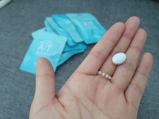 입 냄새 완화에 도움을 주는 에티켓 캔디 앳캔디 스트롱민트 — 5점을 준 리뷰어가 2021년 2월 올린 사용 사진