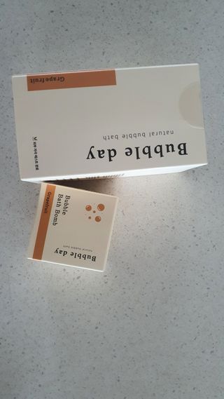 버블데이 아로마/과일 거품 입욕제 — 5점을 준 리뷰어가 2021년 7월 올린 사용 사진