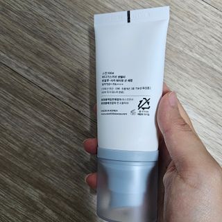 [스킨1004] 마다가스카르 센텔라 히알루-시카 워터핏 선세럼 50ml — 5점을 준 리뷰어가 2024년 5월 올린 사용 사진
