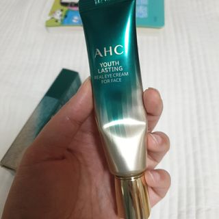 [NEW 탄력유턴 아이크림] AHC 유스 래스팅 리얼 아이크림 포 페이스 — 5점을 준 리뷰어가 2021년 2월 올린 사용 사진