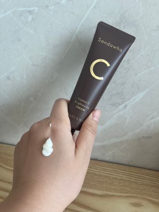 산다화 비타민C 화이트닝 크림 — 5점을 준 리뷰어가 2023년 4월 올린 사용 사진