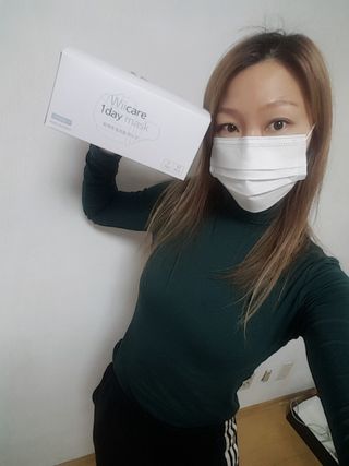 위케어 원데이 덴탈마스크 50매 화이트 대형 국내생산 — 5점을 준 리뷰어가 2021년 2월 올린 사용 사진