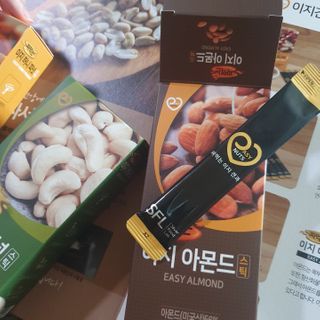 짜먹는 이지견과 짜먹는 이지아몬드, 짜먹는 이지허니피넛, 짜먹는 이지캐슈넛 각 10g X  10포 — 5점을 준 리뷰어가 2021년 2월 올린 사용 사진