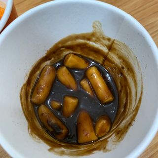 유비쿡 컵떡볶이 매운컵떡볶이2개/ 짜장컵떡볶이 2개  총 4개세트 — 4점을 준 리뷰어가 2021년 3월 올린 사용 사진
