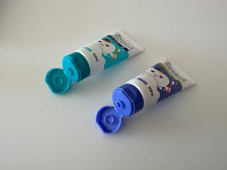 닥터데디스 안심불소 튼튼치약(청포도, 민트 중 택 1) 60g + 여행용 미니 치약 15g — 5점을 준 리뷰어가 2022년 12월 올린 사용 사진