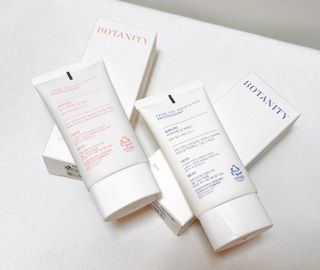 보타니티 촉촉수분자차 아쿠아핏 선 에센스 50ml + 보송톤업자차 징크 선 로션 50ml SPF50+ PA++++ (4/25) — 5점을 준 리뷰어가 2022년 5월 올린 사용 사진