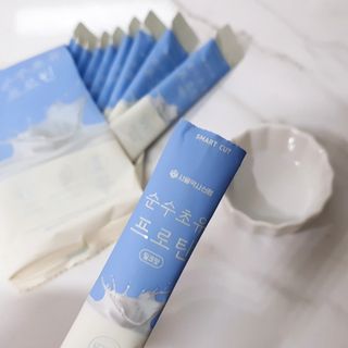 서울약사신협_순수초유프로틴_2.5gx30포 — 5점을 준 리뷰어가 2021년 11월 올린 사용 사진